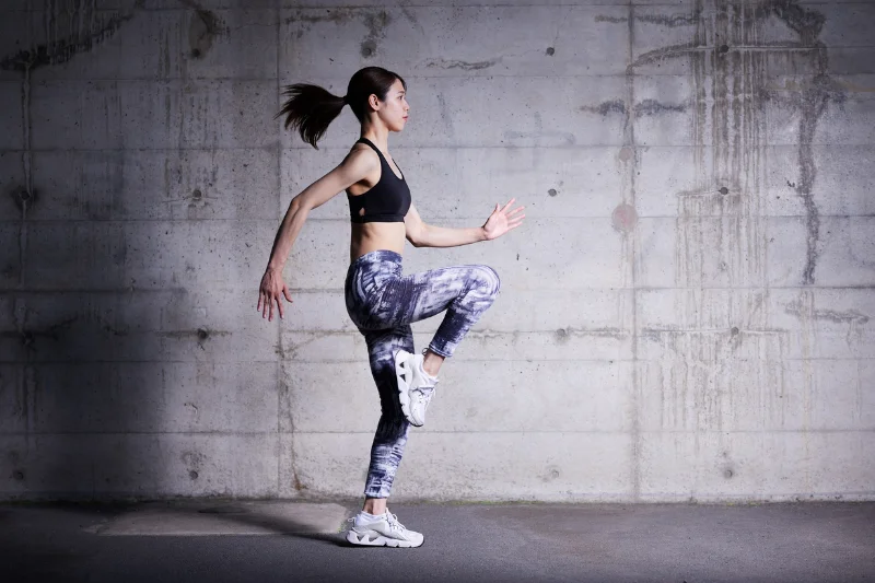 knee_lift1 Knee lift exercise